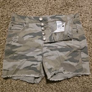 Time and Tru Camo Button-Fly Cargo Shorts